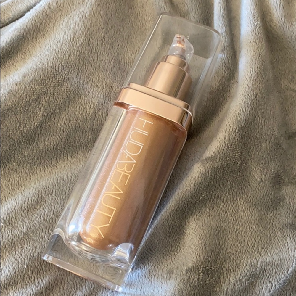 HUDA BEAUTY “APHRODITE” BODY HIGHLIGHTER 1.85 FLOZ